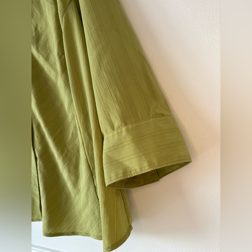 Fred David Light Green Women's Button-Down Blouse - Picture 8 of 10